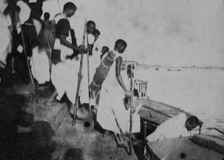 First batch of Satyagrahis led by Gopabandhu Chowdhury entering a boat to cross the Mahanadi, cuttack 06. 04. 1930.jpg